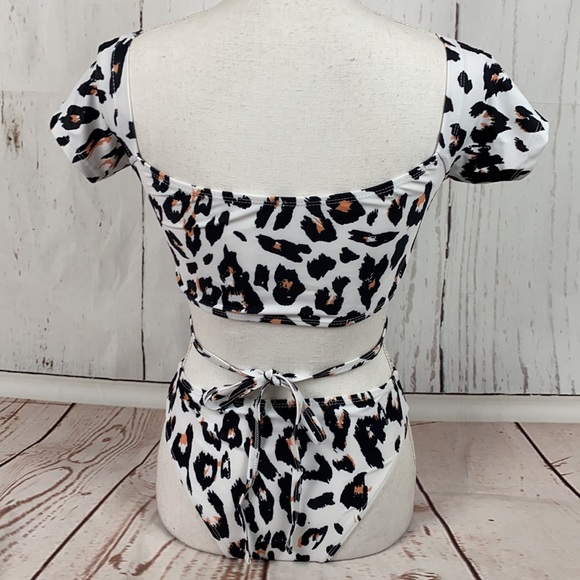 Bikini - Picture 3 of 5